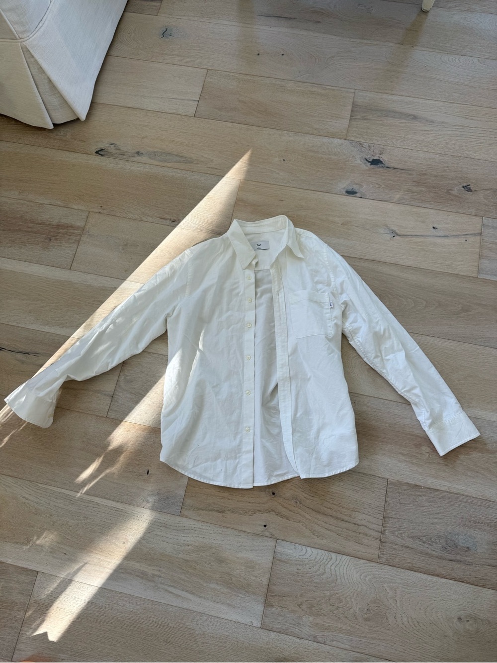 TNA Aritzia White 100% Cotton Button Down Shirt / Size Small